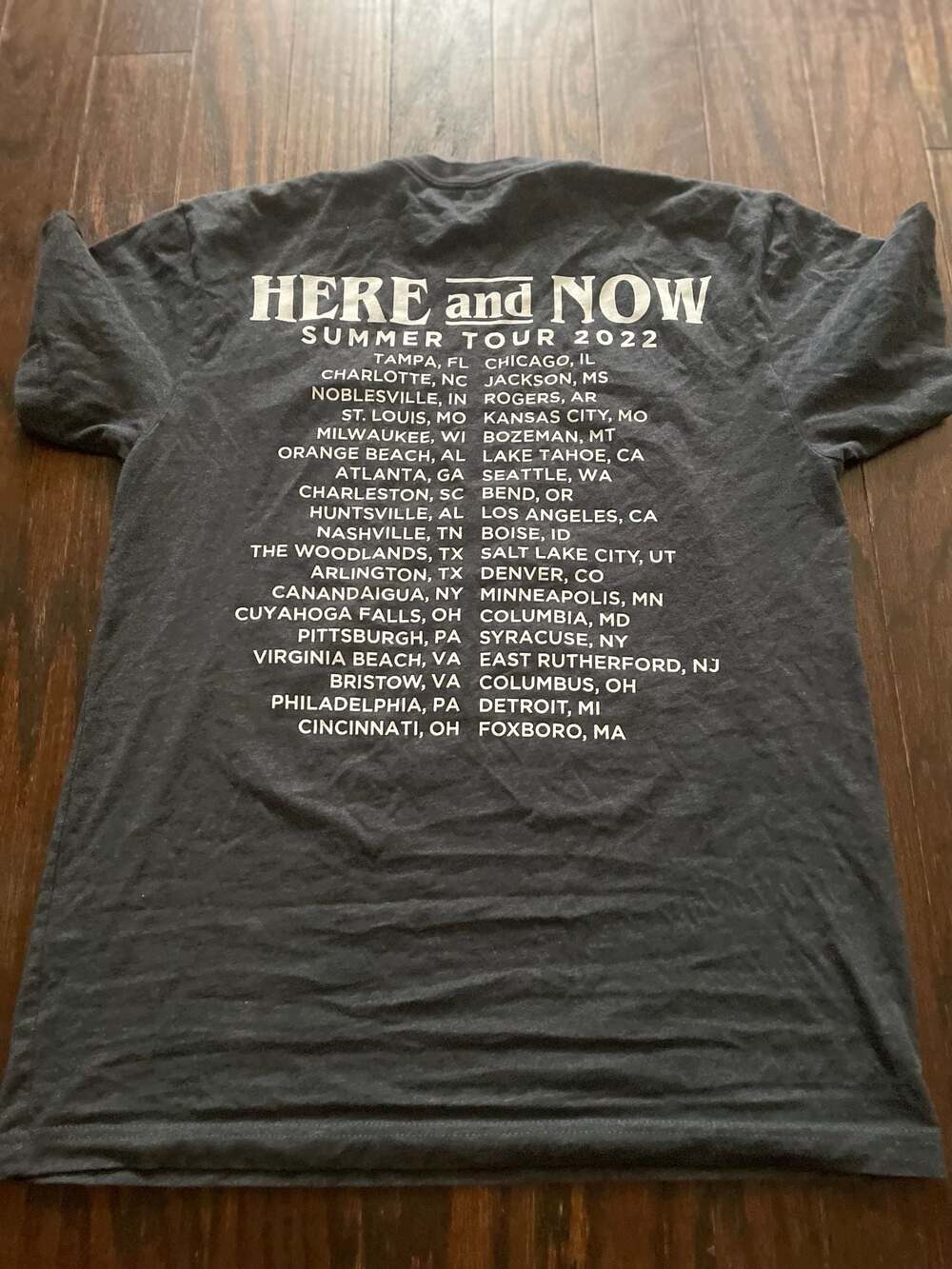 Kenny Chesney Here and Now Summer Tour 2022 Graphic T-Shirt - Picture 5 of 6